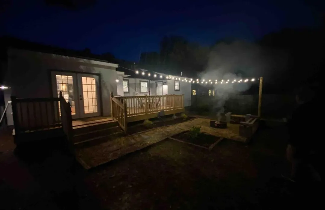 Cozy Savannah Cottage-Modern Comforts, Warm Charm-1